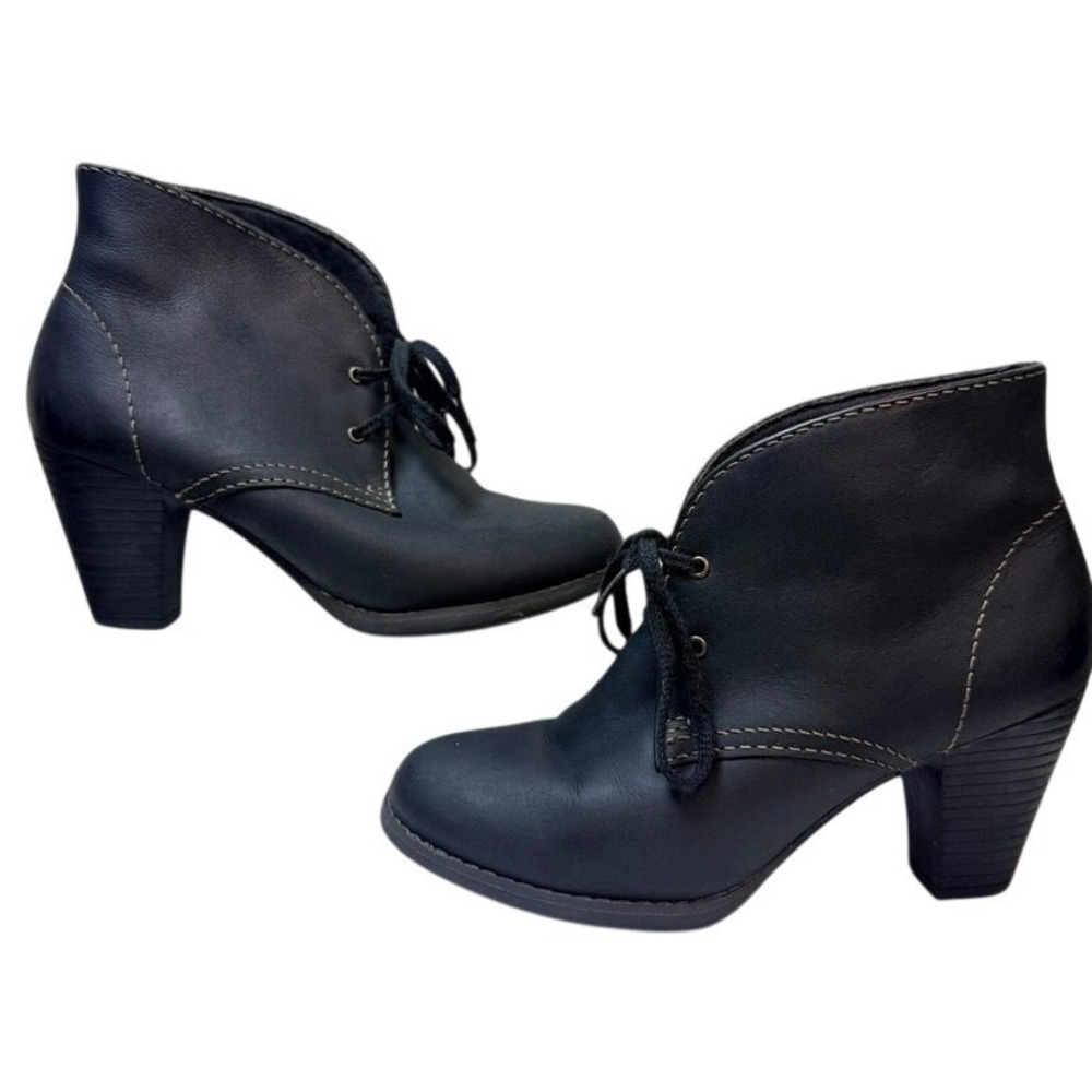Clarks Bergen Black Leather Booties Size 6.5M Lace-up Goth Boho Peasant